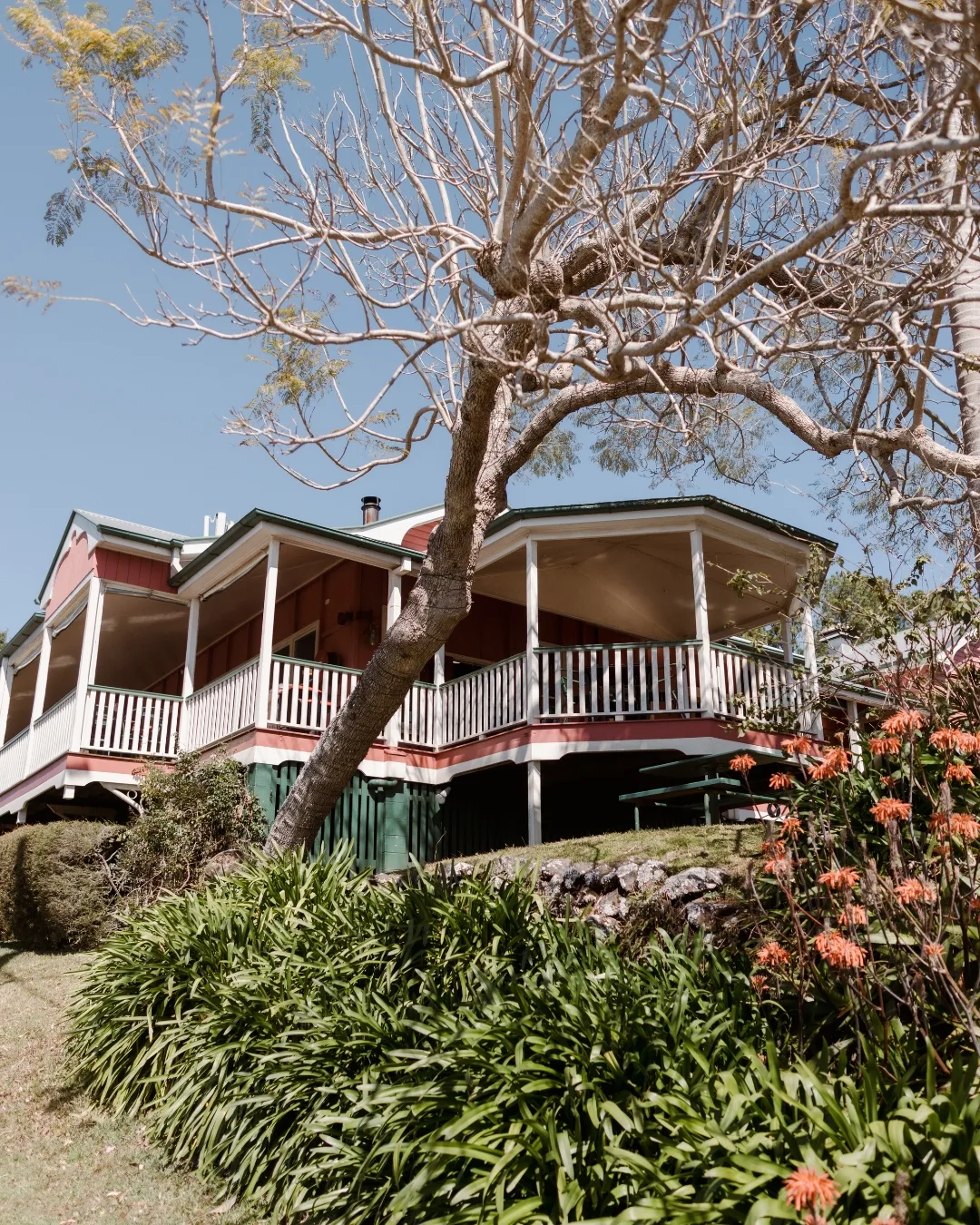 The exteriors of Mapleton Public House