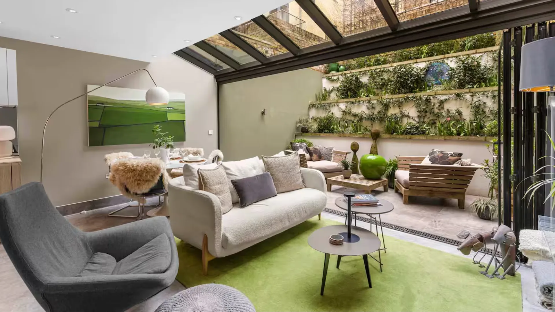 17 of the best Airbnbs in London, including a stay featured in Love Actually