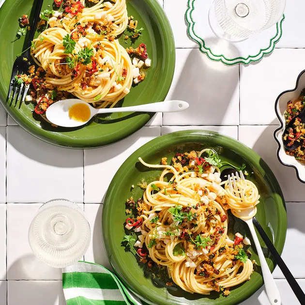 Spaghetti with scallop, chilli and guanciale pangrattato