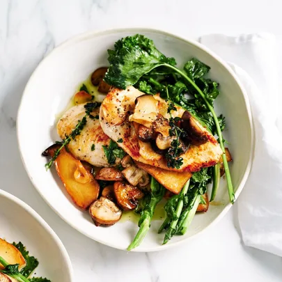Chicken scallopini with mushrooms and broccoli rabe