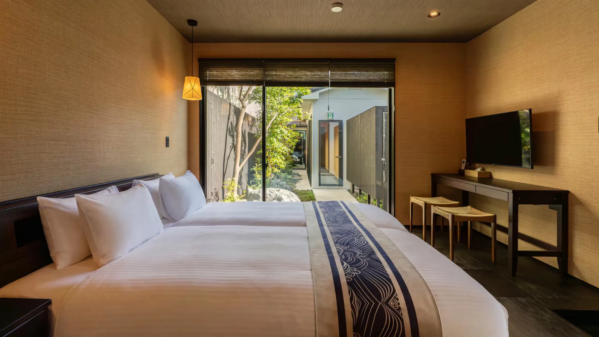 A luxurious Japanese Airbnb in Osaka for large families