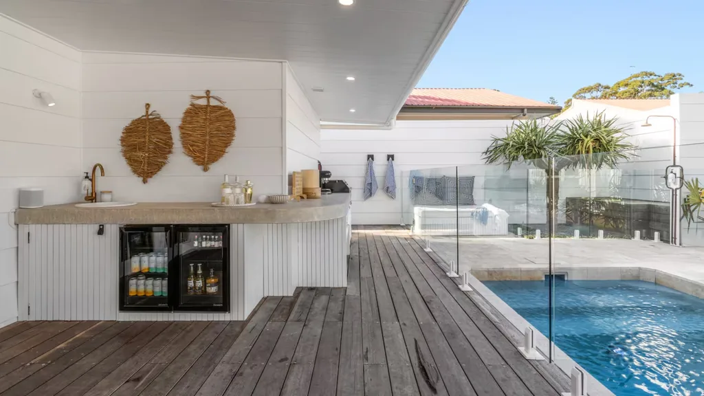 Voki Luxury with heated plunge pool-50m to beach