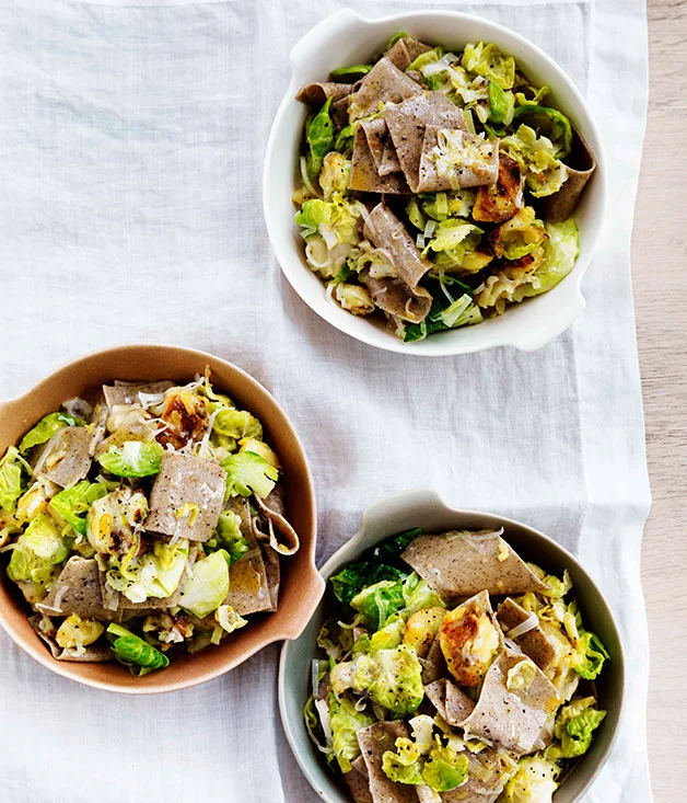 Buckwheat pasta with Brussels sprouts, Fontina and leek