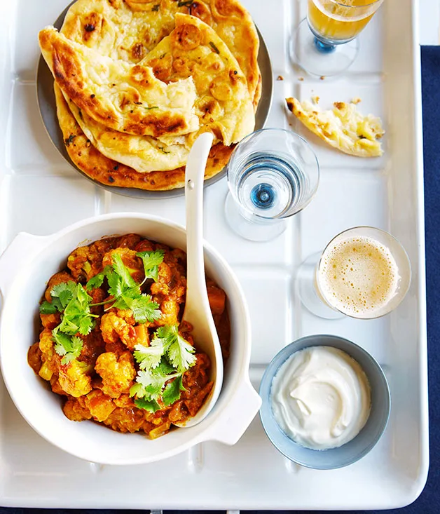 Cauliflower curry with tomato and coriander