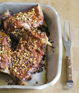 Stéphane Reynaud: Travers rôti, ail grillé (roast spare ribs with toasted garlic)