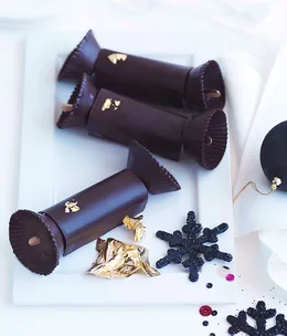 Adriano Zumbo: Gianduja Christmas crackers