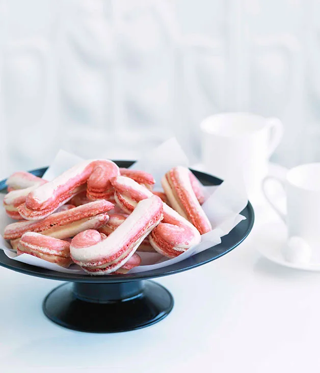 Adriano Zumbo: Candy cane macarons