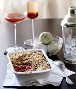 Rhubarb, amaretti and mascarpone crumble
