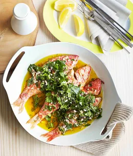 Baked red mullet with lemon dressing