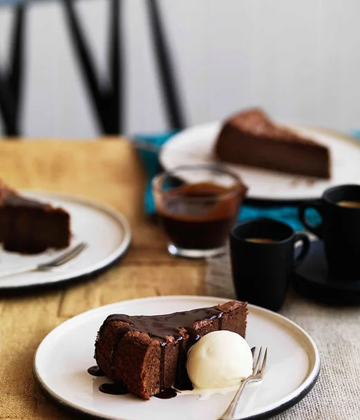 Venetian chocolate cake with star anise gelato