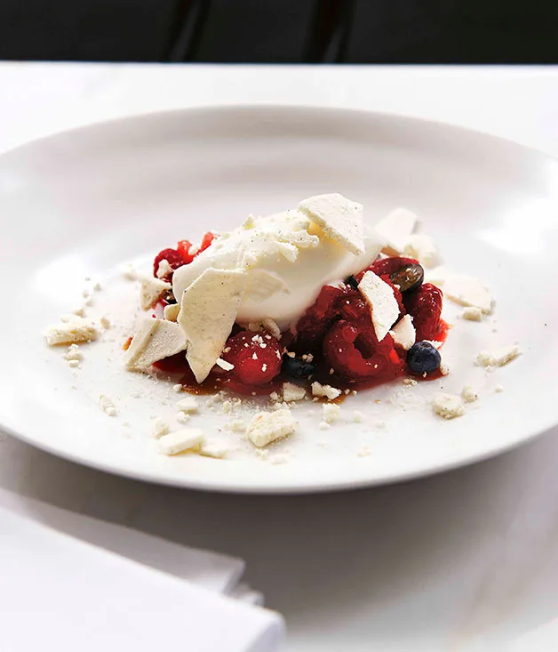 Fig leaf ice-cream with crushed berries and meringue