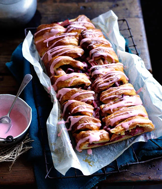 Rhubarb and pear yeast cake