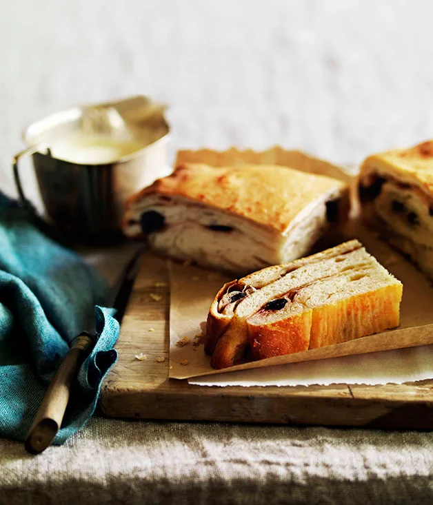 Cherry lardy cake