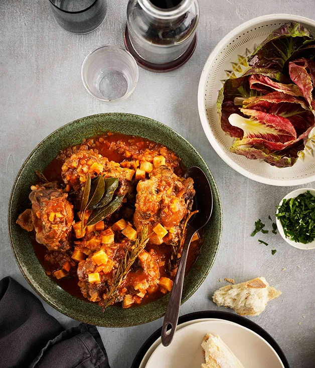 Coda alla vaccinara (slaughtermen&rsquo;s braised oxtail)