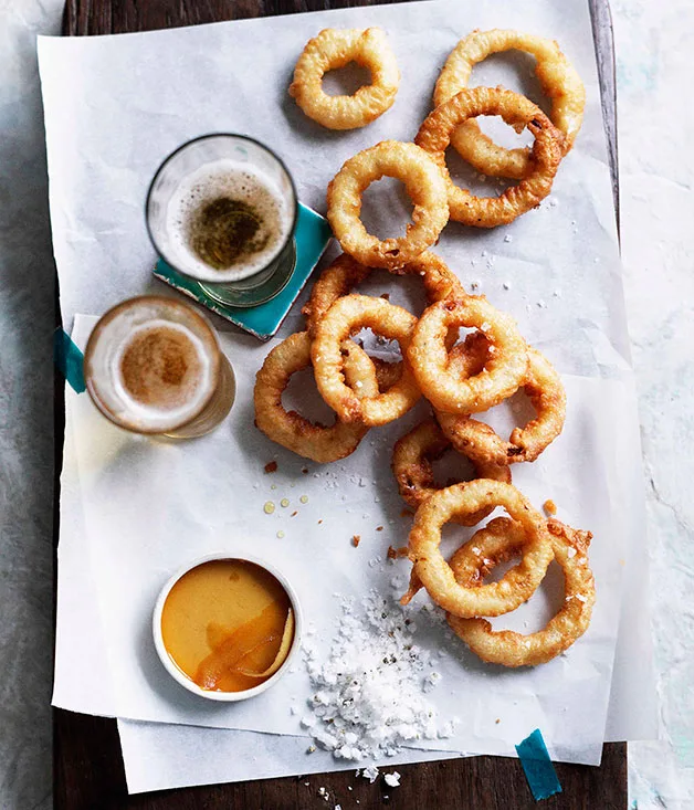 Onion rings with salt and vinegar