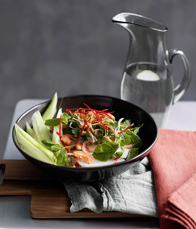 Steamed rice noodles with dried shrimp and cucumber