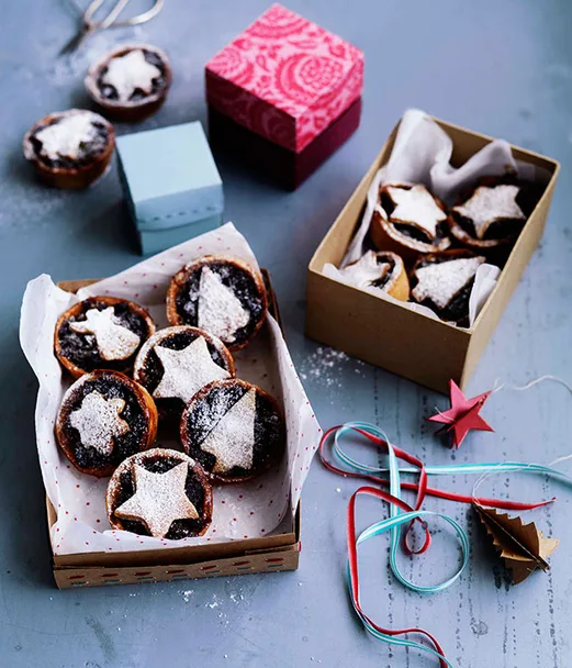 Cinnamon-chocolate fruit mince tarts