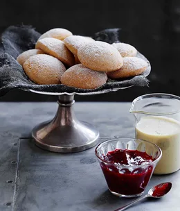 Ginger powder puffs with strawberry-ginger jam