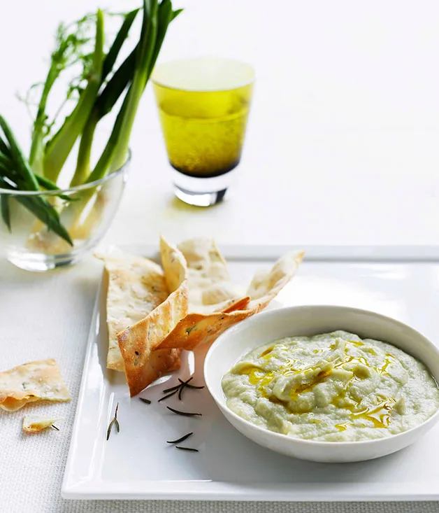 Artichoke dip with salt and rosemary crispbread