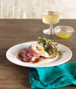 Baked buffalo mozzarella and prosciutto