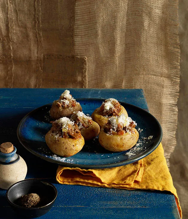 Potatoes stuffed with braised lamb