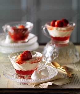 Buttermilk bavarois with rhubarb and strawberries Romanoff