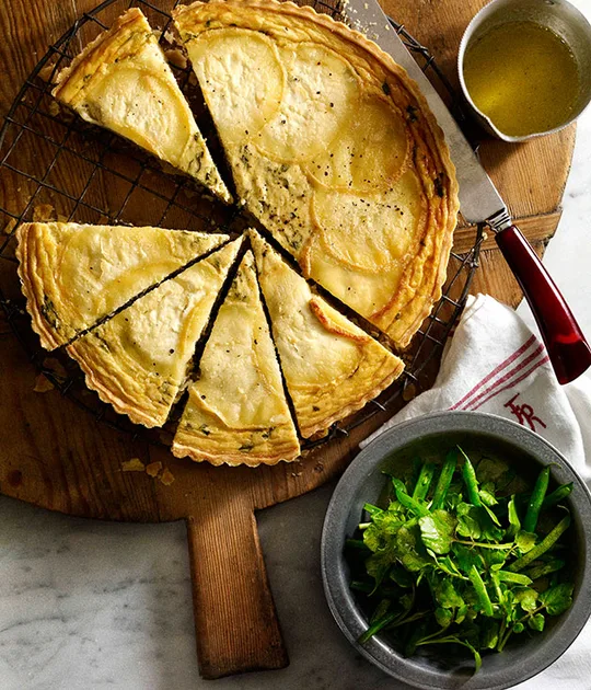 Leek, crème fraîche and aged chèvre tart | Gourmet Traveller