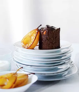 Pear and almond mud cakes