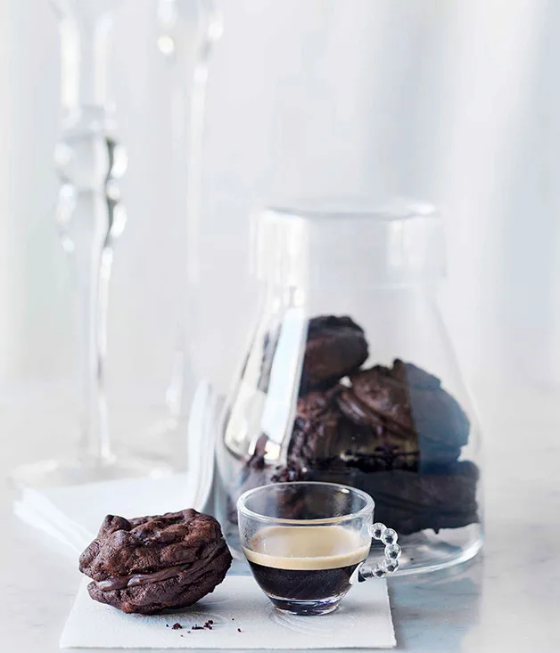 Sour cherry-chocolate cookies