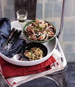 Vongole in pinot grigio with garlic breadcrumbs
