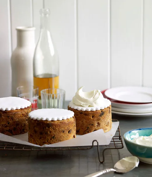 Golden peach Christmas cakes