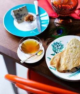 Blue ewe’s milk cheese, honey jelly and salted water crackers