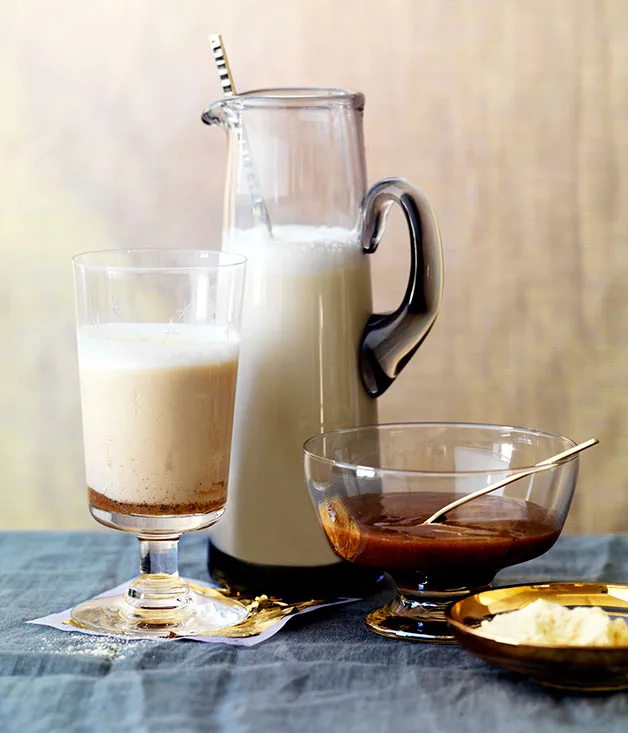 Hot malted milk with cinnamon dulce de leche