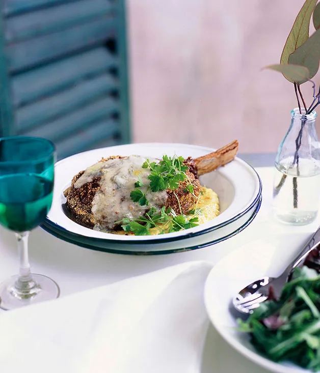 Beef cutlets with creamed corn and Gorgonzola