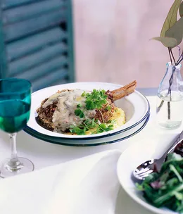 Beef cutlets with creamed corn and Gorgonzola