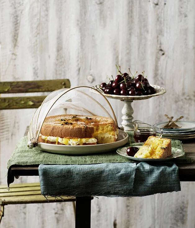 Lemon and thyme sponge cake