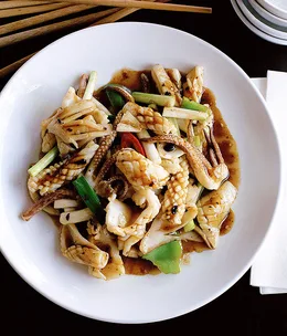 Stir-fried squid with black bean