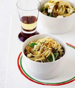 Linguine with fried eggplant and caciotta