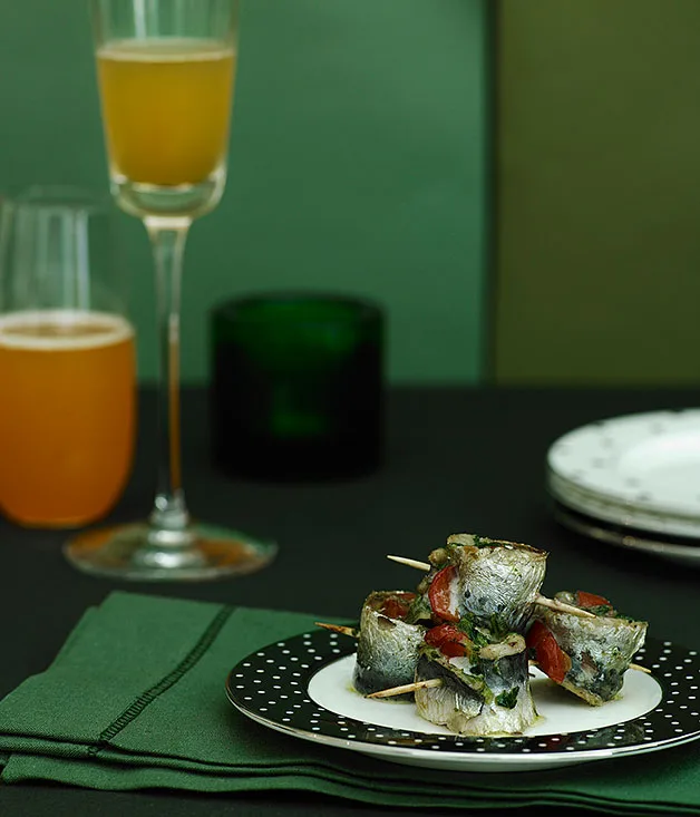 Sardine rotoli with red capsicum and orange