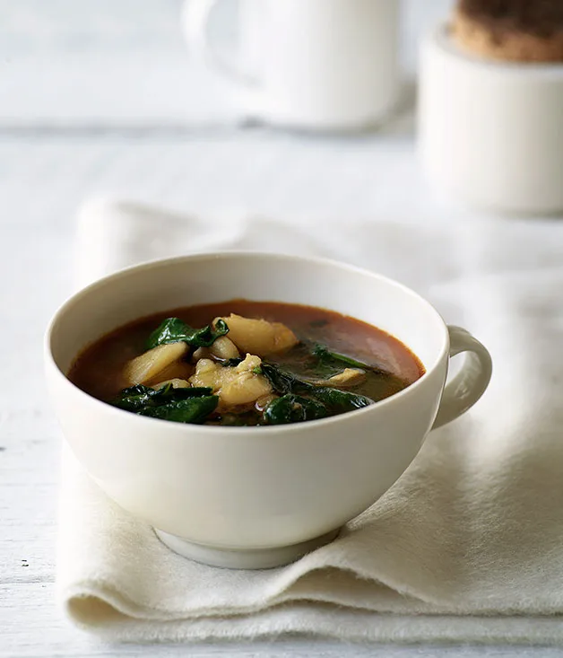 Potato, garlic and spinach soup