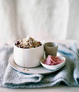 Quince and hazelnut crumble