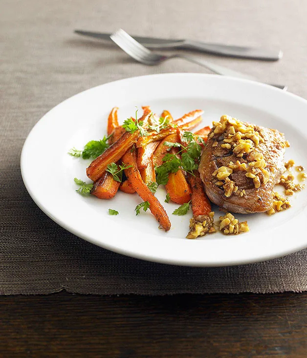 Duck breast with vinegar caramel dressing