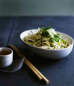 Bean sprout salad