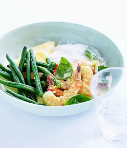 Rice noodles with snake beans, prawns and holy basil