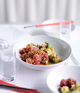 Tuna and avocado salad with sesame dressing
