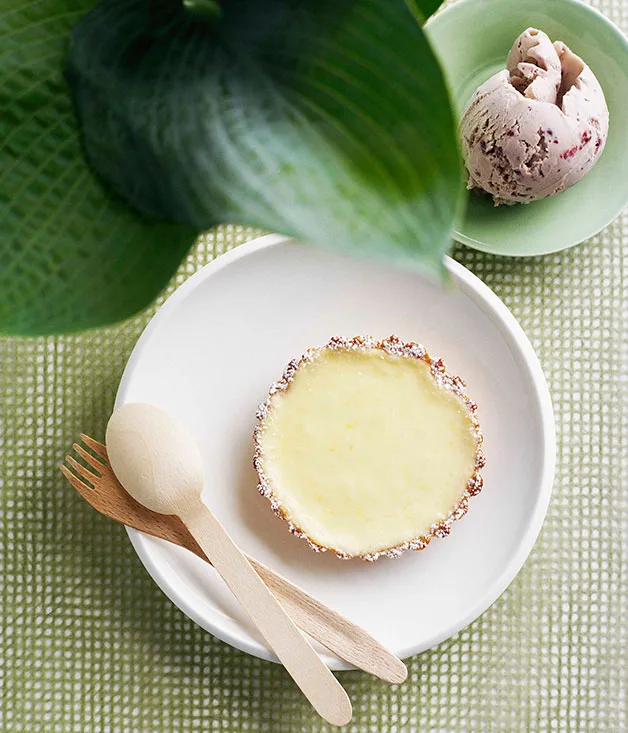 Baked goat's curd and lemon tartlets with blackberry and honey ice-cream