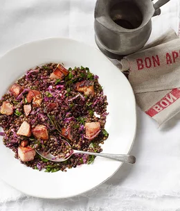 Lentils with speck and cabbage