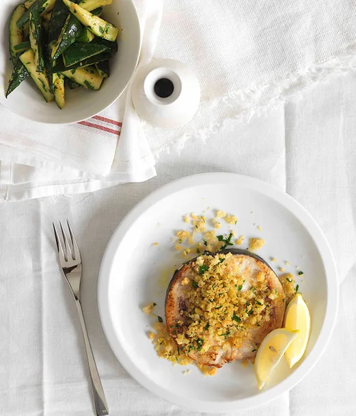 Swordfish with breadcrumbs, zucchini and mint