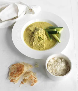 Snapper in spiced yoghurt sauce with cucumber