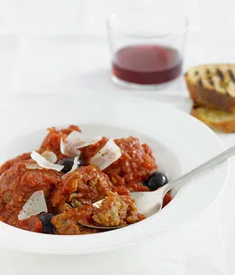 Meatballs with tomato and manzanilla olive sauce